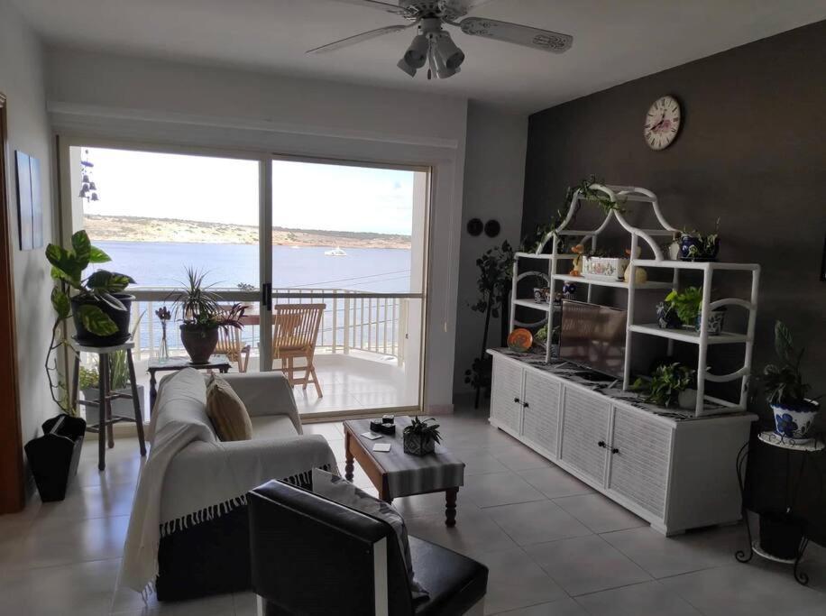 Apartment Bay